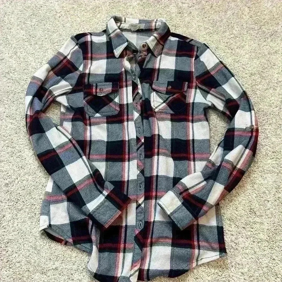 Button up flannel - Picture 1 of 2